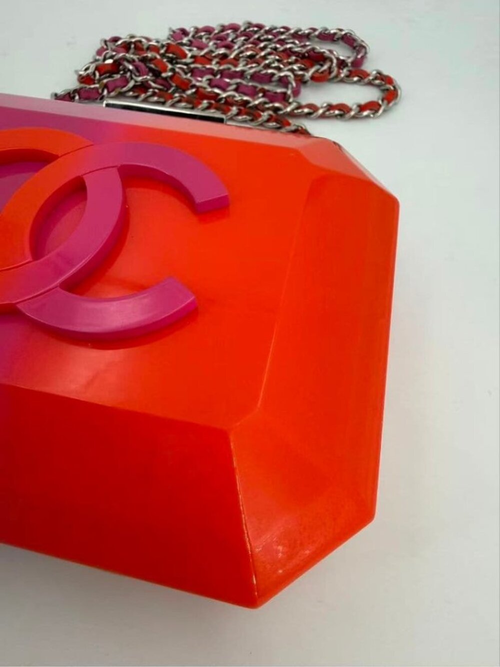Chanel Acrylic Bicolor Flap Bag Pink - Picture 3 of 9